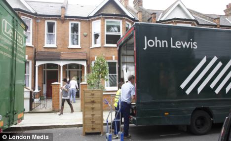 卡梅倫堪稱英國最會過日子首相 當房東月租6000英鎊