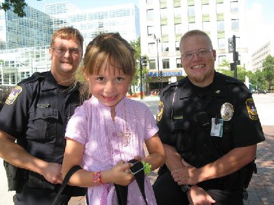 美國小偷行竊恰被失主相機拍到 一小時內便落網