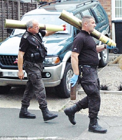 英國老人私建“彈藥庫”被抓 自稱是合法個人愛好