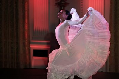 米歇爾白宮開舞蹈盛會、學校秀球技 支持率遠超奧巴馬