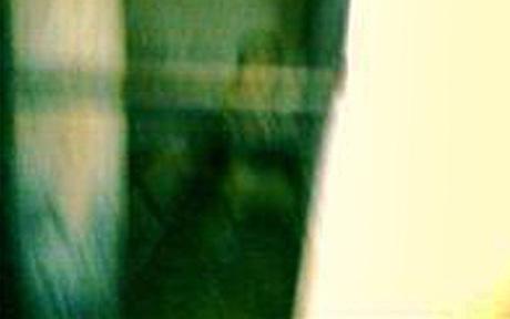 英游客在司法博物館拍到“鬼照” 被扯頭發(fā)恐怖異常