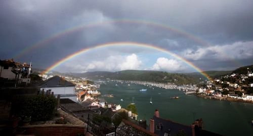 練攝影7年終于淘到寶 英國男子拍到罕見“雙彩虹”