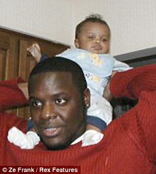 英網站搞父母照片模仿秀 兒女爭“像媽媽、像爸爸”