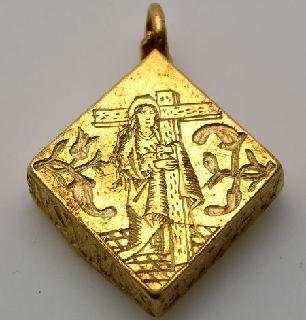 英男童用金屬探測器尋到稀世黃金吊墜 變身百萬富翁