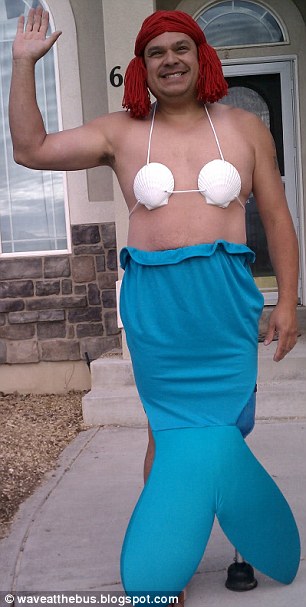 愛可以這樣表達！麻辣老爹365天“服裝秀”送兒上學