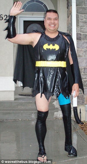 愛(ài)可以這樣表達(dá)！麻辣老爹365天“服裝秀”送兒上學(xué)