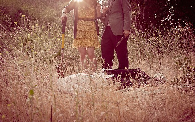 美國一對情侶拍另類“僵尸”訂婚照 一夜爆紅網絡