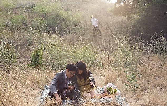 美國(guó)一對(duì)情侶拍另類(lèi)“僵尸”訂婚照 一夜爆紅網(wǎng)絡(luò)