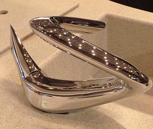 水晶吊燈、黃金桌面 30萬英鎊頂級廚房全球只10套