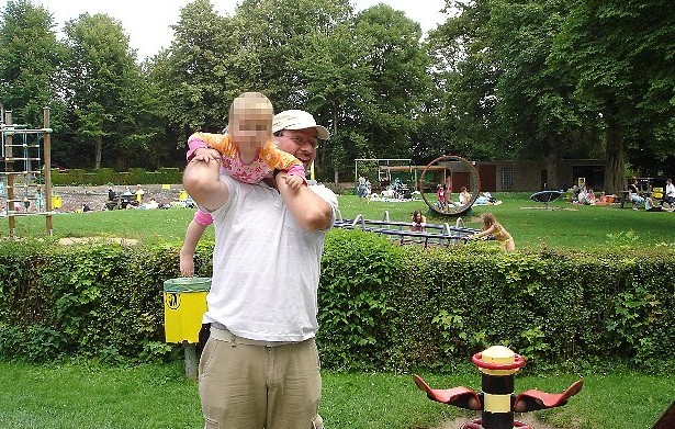 荷蘭一男子玩“自然捐精” 每月與多位女性上床生82名子女