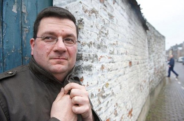 荷蘭一男子玩“自然捐精” 每月與多位女性上床生82名子女