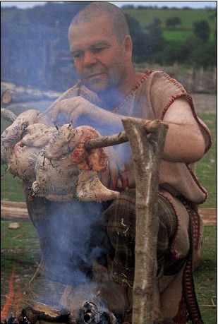 丹麥考古學家還原遠古菜譜出書 女記者試驗烹調稱味道奇佳