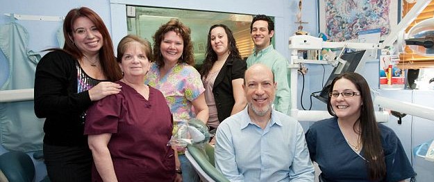 臉譜網(wǎng)創(chuàng)始人住簡陋出租房 父母節(jié)儉堅(jiān)持工作不退休