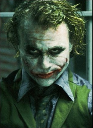 嫌犯曾攻讀神經系統學博士 孤僻宅男自詡“蝙蝠俠勁敵”