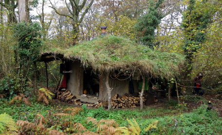 牛津大學(xué)畢業(yè)生遠(yuǎn)離塵囂 回歸自然過(guò)原始生活(圖)