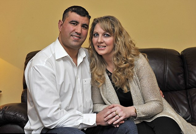 愛爾蘭連體兄弟分離后仍形影不離 睡覺都要手牽手