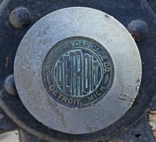 美國百年電車將拍賣 銹跡斑斑但仍能駕駛