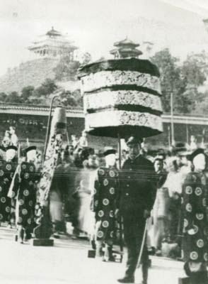 國外記者曝慈禧豪華葬禮上的畫面！