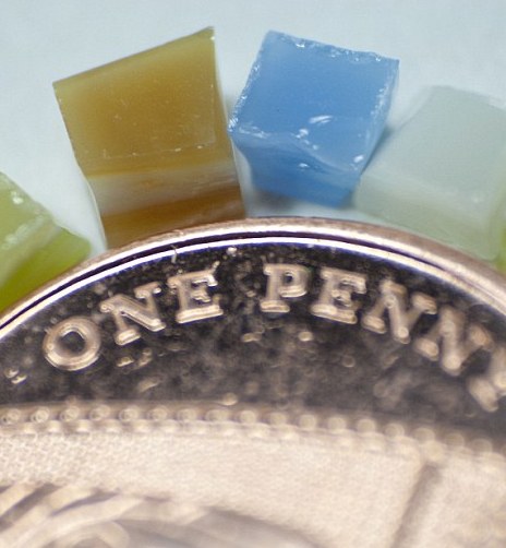 超震撼世界地圖:千余寶石和數十萬玻璃碎片打造