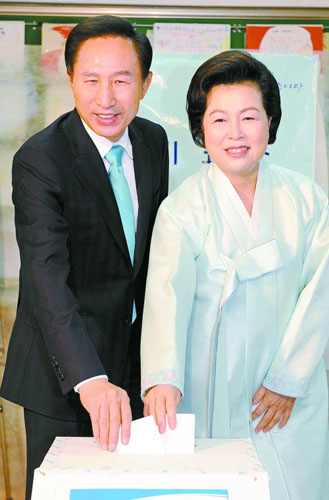 盤點全球各國第一夫人 米歇爾強勢布魯尼時尚