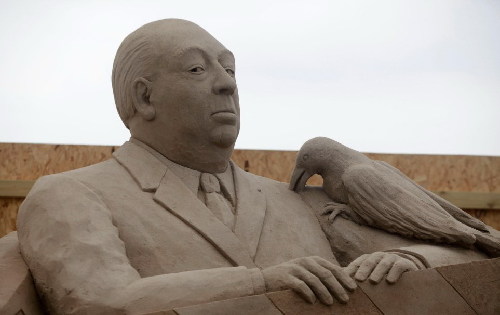 好萊塢主題加盟英國韋斯頓沙雕節 “巨星”云集沙灘