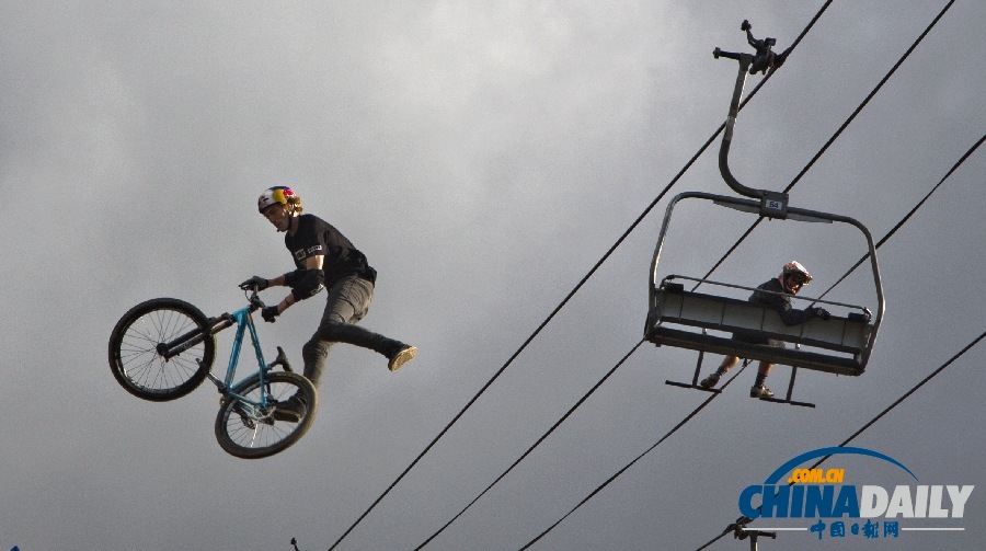 各國極限山地車云間飛梭驚心動魄（高清組圖）
