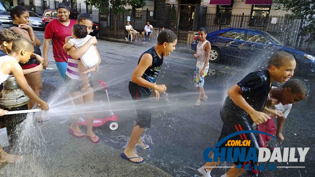 美攝影師手機抓拍紐約火辣夏天