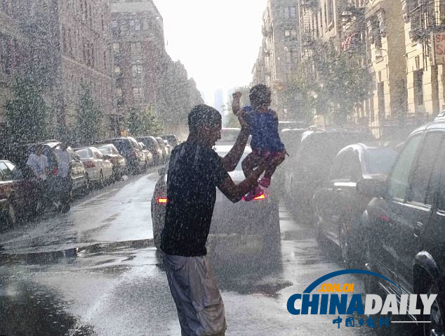 美攝影師手機抓拍紐約火辣夏天