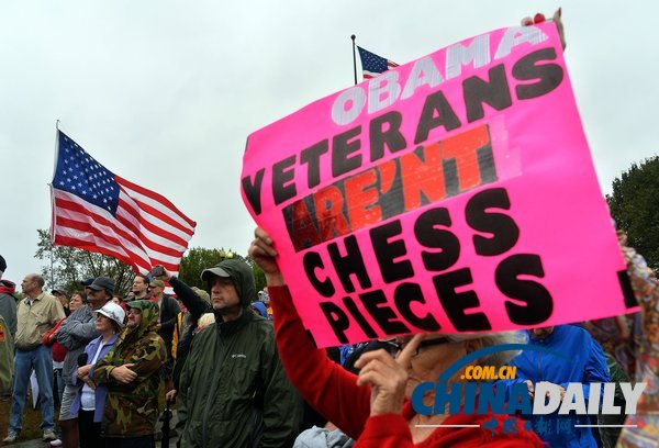 美國民眾抗議政府關(guān)門 “超人”現(xiàn)身助陣