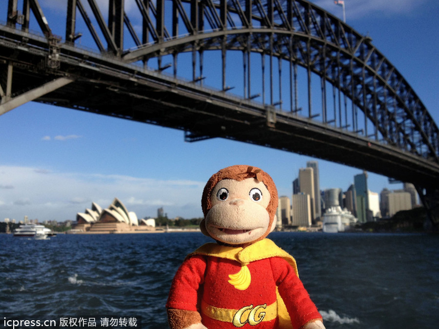 玩具猴環球之旅各大景點合影留念