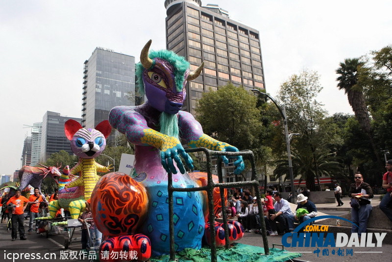 墨西哥“怪獸”大游行 妖魔鬼怪出街要小心