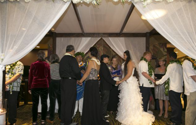 美6對同性戀人夏威夷喜結連理