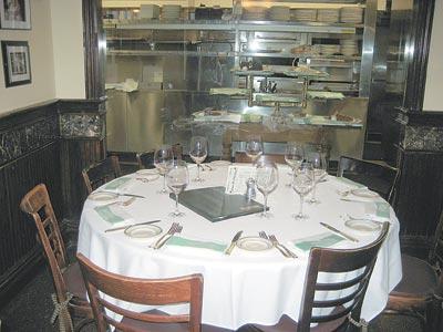 巴菲特天價午餐牛排館 紐約人權力象征