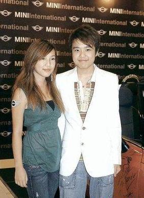 揭秘身價過億的大學校花們（組圖）