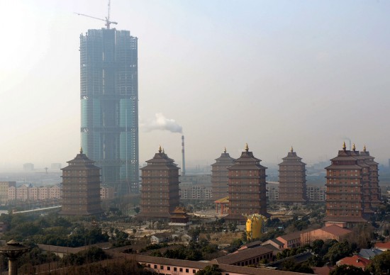 華西村摩天樓背后:財富差別讓村內出現分層