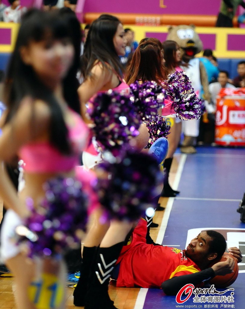 都怪美女太性感！盤點體壇“目不轉(zhuǎn)睛”的偷窺