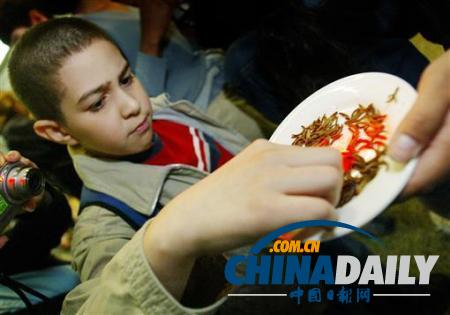 世界各地超級(jí)恐怖的蟲(chóng)子大餐(組圖)