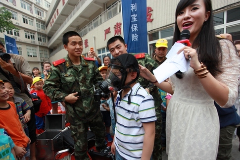 “六一”安全課堂：孩子，登云梯、接水帶、滅火盆你都會么？ ——利寶保險在渝開展家庭安全體驗活動