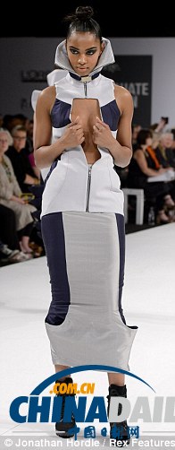 英畢業時裝周現針織衣骷髏面具（圖）