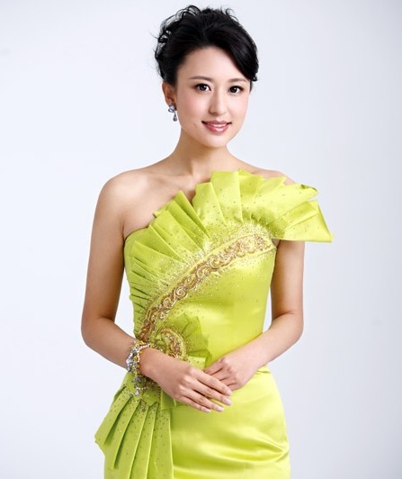 嫁豪門的央視女主播大pk 張蕾青春靚麗