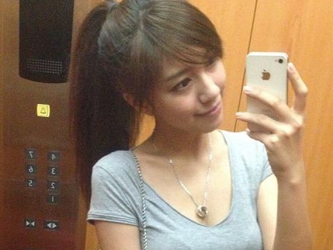 臺灣正妹地鐵被拍走紅 被疑自導自演(圖)