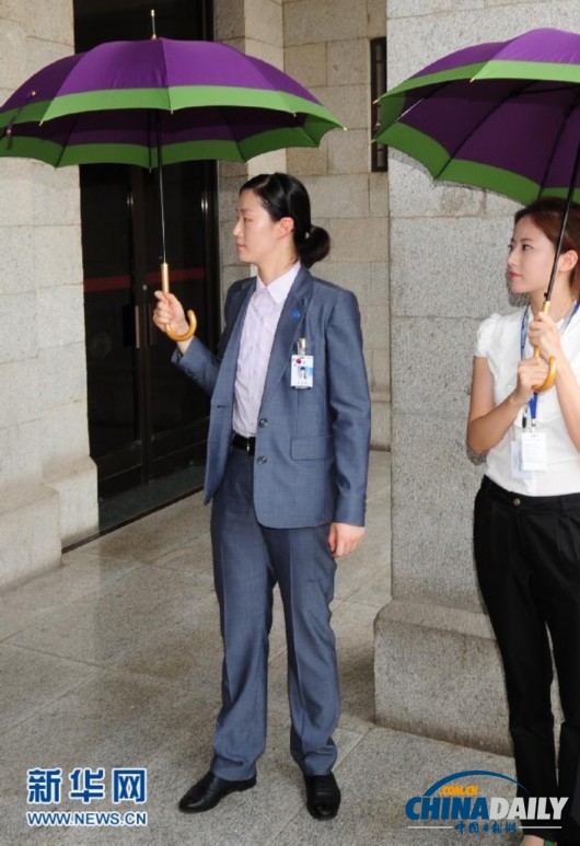 走近韓國(guó)女總統(tǒng)的保鏢們[組圖]