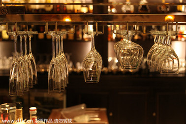 美媒:中國反腐令高檔白酒消費回歸理性