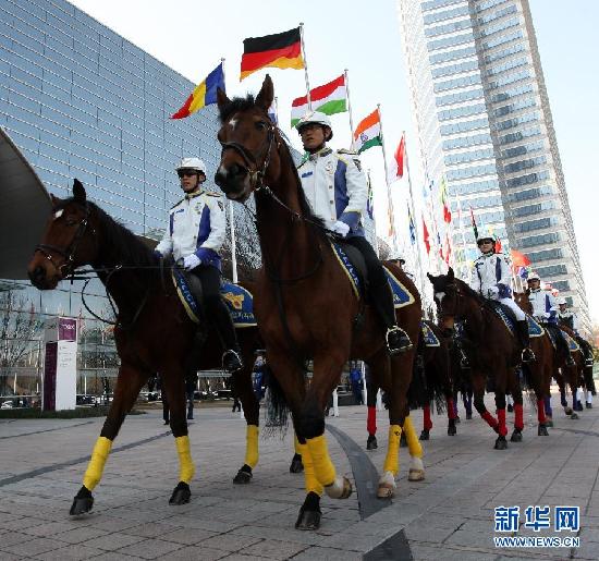 裝甲車上路 實拍首爾核安全峰會警備街頭