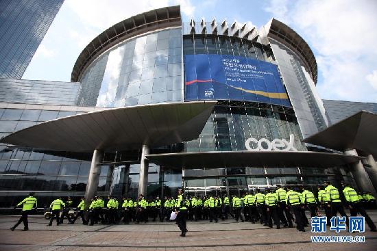 裝甲車上路 實拍首爾核安全峰會警備街頭