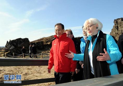 溫家寶在冰島考察板塊斷裂帶