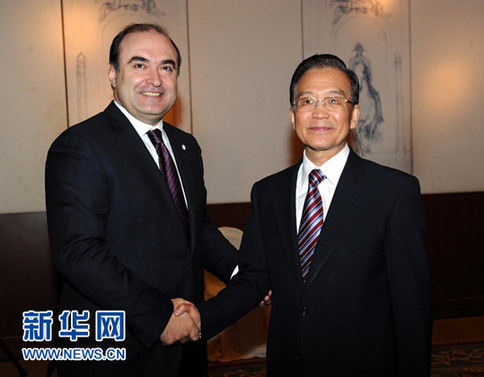 溫家寶會見立陶宛等中東歐國家領導人