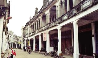 穿島服逛海灘喝老爸茶 長假海口游必做10件事