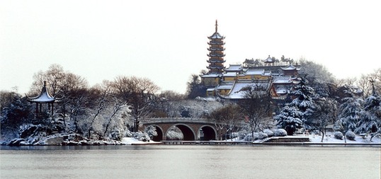 鎮(zhèn)江金山雪景