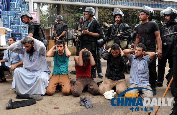 埃及對穆爾西支持者清場 穆兄會稱數百人亡(組圖)